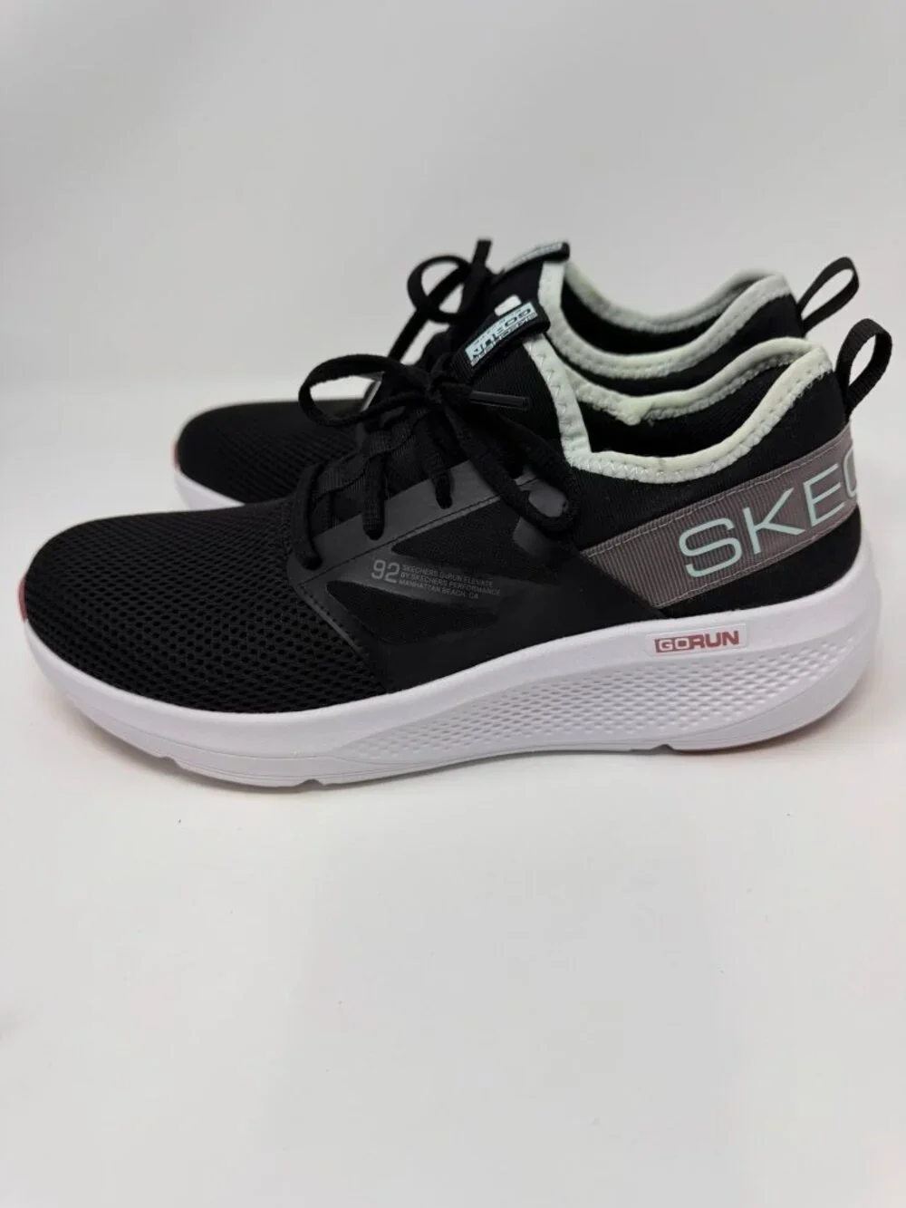 SKECHERS GO RUN ELEVATE WOMENS TENNIS SHOES SIZE 8.5